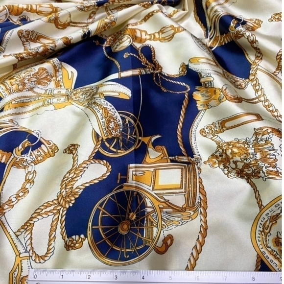 Womens Scarf Coach Carriage Tassel Navy Gold Satin Print Length 54" Width 13" - Picture 4 of 10